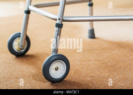 Ruote telaio a piedi, riabilitazione aiuti a piedi. Foto Stock