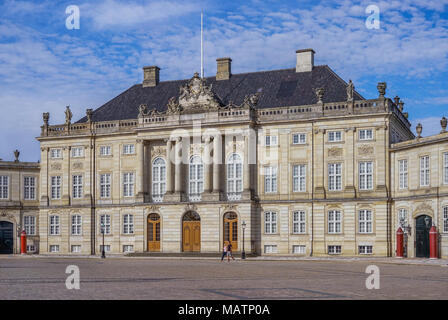 Christian VII's Palace, noto anche Moltke's Palace presso il Palazzo Amalienborg quadrato (Amalienborg Slotsplads), Copenhagen, Zelanda, Danimarca Foto Stock