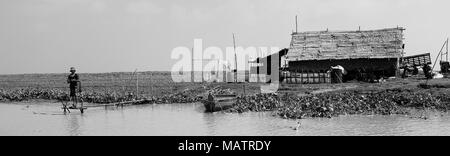 Kompong Khleang villaggio galleggiante, Siem Reap, Cambogia Foto Stock