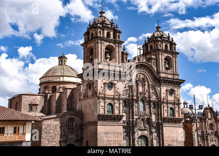 Marzo 30, 2018 - Cusco, Perù: Plaza de Armas e la chiesa della Compagnia di Gesù o la Iglesia de La Compania de Jesus Foto Stock