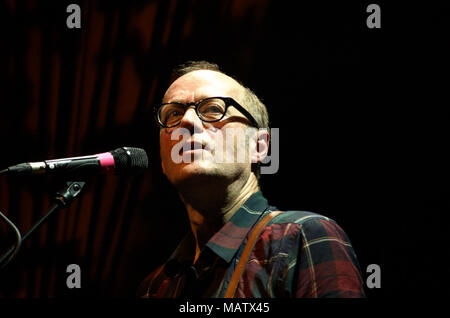 Adrian Edmondson e il cattivo di pastori al Komedia, bagno, Ottobre 2014 Foto Stock