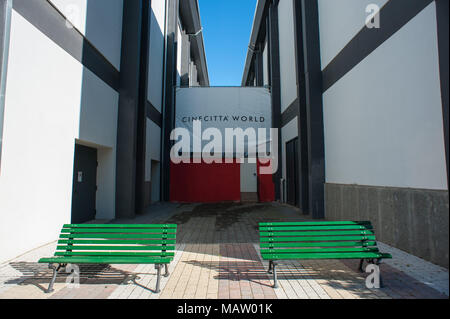 Roma. Parco dei divertimenti di Cinecittà World, Castel Romano. L'Italia. Foto Stock