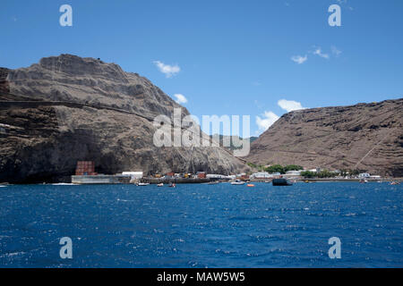 Sant'Elena il lungomare e il porto di Saint Helena, Atlantico del Sud. Foto Stock