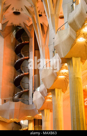 L'incompiuta Sagrada Familia basilica, Barcellona, progettato da Antoni Gaudi Foto Stock