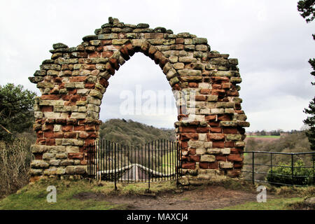 Una vista di Hawkstone Park di follie in Shropshire Foto Stock