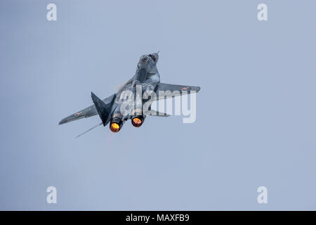 MIG 29 Fulcrum Polish Air Force Climbing con postbruciatori Foto Stock