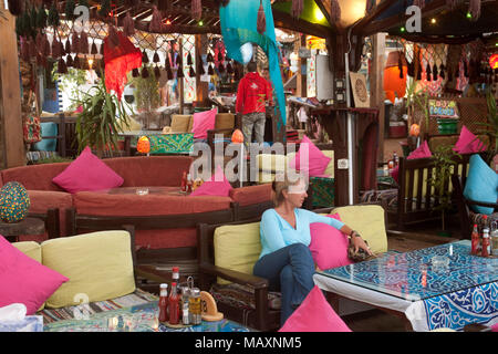 L'Egitto, la penisola del Sinai, Dahab, "amici" Ristorante Foto Stock