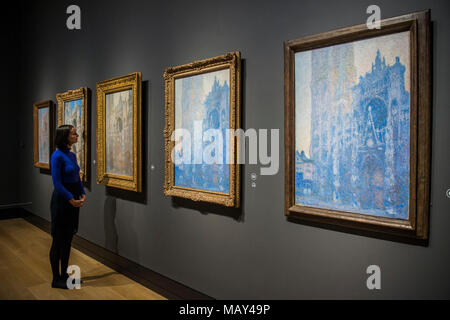 National Gallery di Londra, Regno Unito. 5 Aprile, 2018. I dipinti della cattedrale di Rouen - Il Credit Suisse mostra: Monet & architettura una nuova mostra nell'ala Sainsbury della National Gallery. Credito: Guy Bell/Alamy Live News Foto Stock