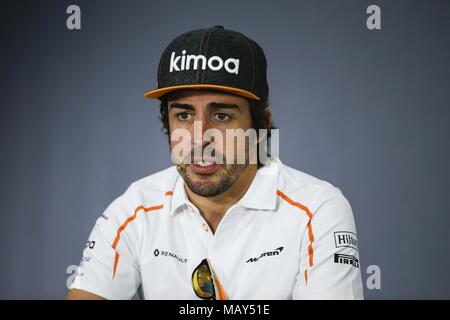 Sakhir, Regno del Bahrain. 5 apr, 2018. FERNANDO Alonso McLaren F1 Team durante la conferenza stampa del 2018 FIA Formula 1 Gran Premio del Bahrain al Circuito Internazionale del Bahrain a Sakhir, Regno del Bahrain. Credito: James Gasperotti/ZUMA filo/Alamy Live News Foto Stock