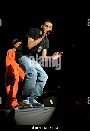 Khleo Thomas e Thomas Khameel eseguire all'estate esplosione presso la Sports Arena Il 20 agosto 2011 a Los Angeles, California. Foto Stock