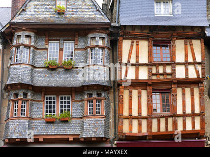Metà medievale-case con travi di legno, facciata, centro storico, Lannion, Dipartimento Côtes-d'Armor Bretagna, Francia Foto Stock