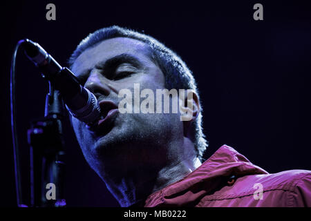 Liam Gallagher suonare dal vivo a Leeds Arena. Foto Stock