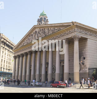 BUENOS AIRES, Argentina - 12 settembre: La metropolitana di Buenos Aires cattedrale, la principale chiesa cattolica a Buenos Aires, Argentina. Contiene il Mau Foto Stock