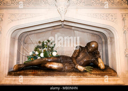 Inghilterra, Londra, Southwark, Southwark Cathedral, Shakespeare statua commemorativa Foto Stock