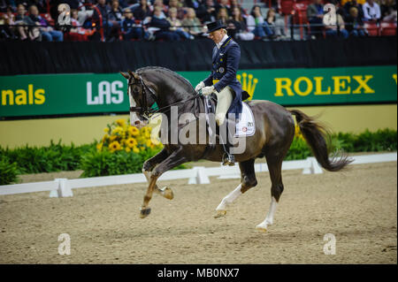 Rolex fase finale della Coppa del Mondo, il Thomas & Mack Center di Las Vegas, Nevada, USA, aprile 2009. Dressage Grand Prix, Jan Brinke (SWE) riding Bjorsell's Briar 899: foto di Peter Llewellyn Foto Stock