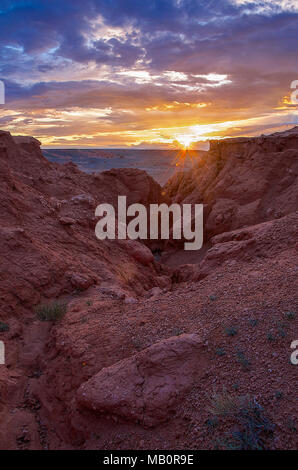 Tramonto sulla Flaming Cliffs, deserto dei Gobi e Mongolia Foto Stock