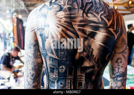 Inghilterra, London, London Tattoo Convention, Tattoo dettaglio Foto Stock