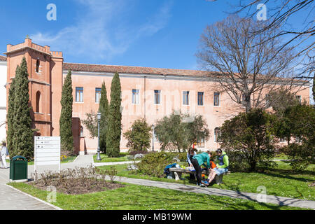 Isola di San Servolo, (Isola di San Servolo, isola della Mad) Venezia, Veneto, Italia alloggiamento della Venice International University e il manicomio Foto Stock