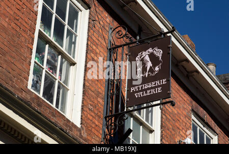 Patisserie Valerie, High Street, Lincoln, Lincolnshire, Regno Unito - 5 Aprile 2018 Foto Stock