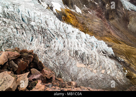 Ghiacciaio nel processo di scongelamento a causa del riscaldamento globale, Cayambe, Ecuador Foto Stock