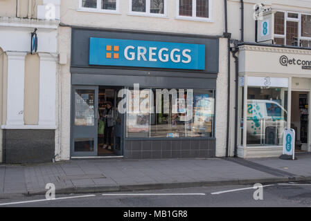 Un piccolo Greggs fornai cibo uscita sull'highstreet in Newport in Shropshire, uno del 1764 nel Regno Unito Foto Stock