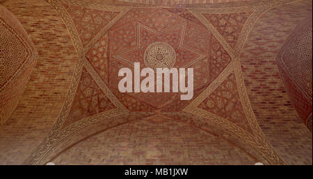 Dettaglio di stucco in gallerie del Mausoleo di Uljaytu, Sultaniyya, Iran Foto Stock