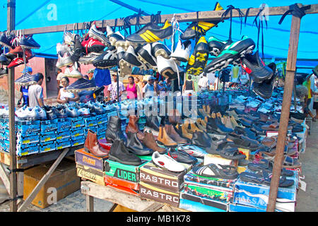 Negozio di calzature, libero mercato, Belem, paraiba, Brasile Foto Stock