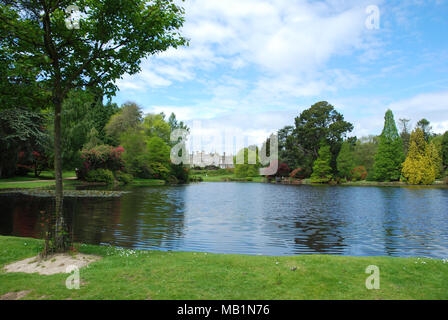 Sheffiel Park House e il lago Foto Stock