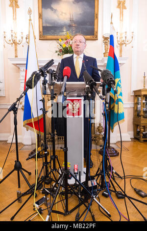 Ambasciatore russo presso la Dott.ssa Alexander Yakovenko conferenza stampa, London, Regno Unito - 05 Aprile 2018 Foto Stock