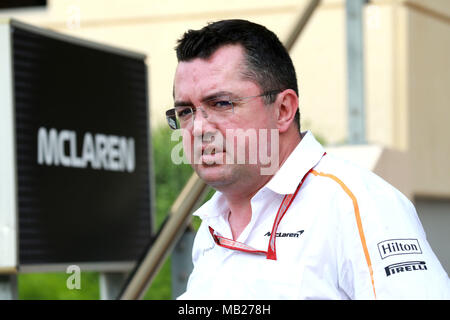 Sakhir, Bahrain. 05 apr, 2018. Motorsports: FIA Formula One World Championship 2018, il Gran Premio del Bahrain, Éric Boullier Team McLaren Credito: dpa/Alamy Live News Foto Stock