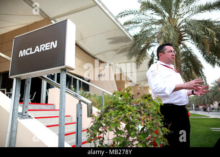 Sakhir, Bahrain. 05 apr, 2018. Motorsports: FIA Formula One World Championship 2018, il Gran Premio del Bahrain, Éric Boullier Team McLaren Credito: dpa/Alamy Live News Foto Stock