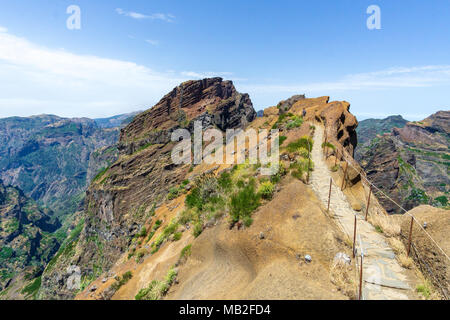 Madeira sentiero escursionistico alta montagna scenic Foto Stock