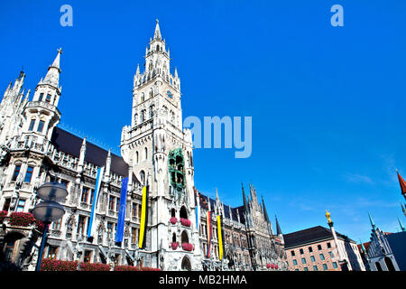 Il municipio sulla piazza Marienplatz a Monaco di Baviera, Germania Foto Stock