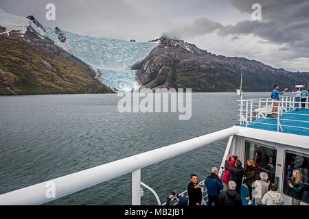 Italia ghiacciaio, Avenue dei ghiacciai da Ventus nave da crociera, PN Alberto De Agostini, Tierra del Fuego, Patagonia, Cile Foto Stock