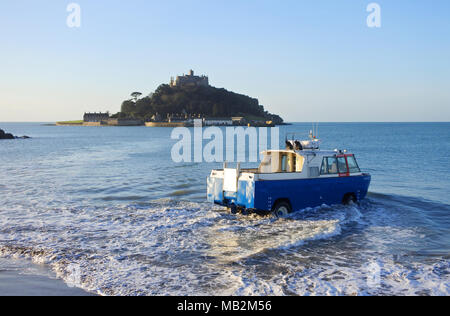 Il traghetto anfibio presso la parrocchia di San Michele Mount, Cornwall - Giovanni Gollop Foto Stock