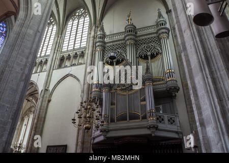 Utrecht, Paesi Bassi - 13 agosto 2016: l'organo della chiesa del Duomo fu costruito nel 1831 da Johan e Jonathan Batz. Foto Stock