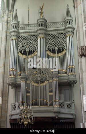 Utrecht, Paesi Bassi - 13 agosto 2016: l'organo della chiesa del Duomo fu costruito nel 1831 da Johan e Jonathan Batz. Foto Stock