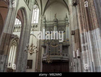 Utrecht, Paesi Bassi - 13 agosto 2016: l'organo della chiesa del Duomo fu costruito nel 1831 da Johan e Jonathan Batz. Foto Stock