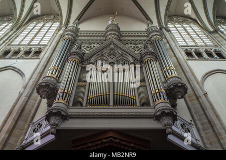 Utrecht, Paesi Bassi - 13 agosto 2016: l'organo della chiesa del Duomo fu costruito nel 1831 da Johan e Jonathan Batz. Foto Stock