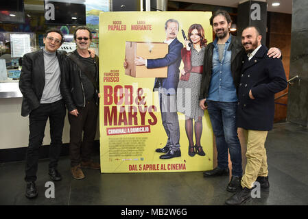 Napoli, Italia. 06 apr, 2018. Attori italiani da sinistra Giovanni Esposito, Rocco Papaleo, direttore Francesco Prisco e Francesco Di Leva durante il Photocall del film italiano Bob & Marie al Cinema Metropolitan di Napoli. Credito: Paola Visone/Pacific Press/Alamy Live News Foto Stock