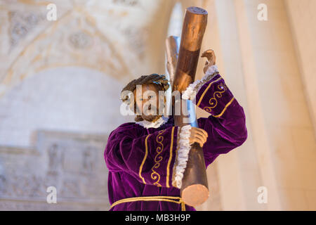 Briviesca, Spagna - 31 Marzo 2018: immagine di Gesù Cristo, interno della chiesa di Santa Maria. Settimana Santa (Semana Santa) a Briviesca, Burgos provinc Foto Stock