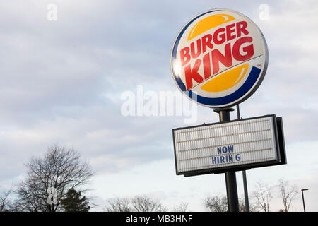 Un Burger King e un ristorante fast food location di Hagerstown, Maryland il 5 aprile 2018. Foto Stock