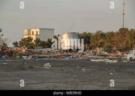 Distruzione dello tsunami Tohoku Giappone Marzo 2011 Foto Stock