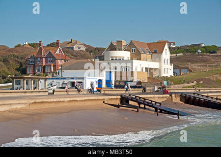 La baia di acqua dolce, una vita indipendente capannone in barca e il negozio, Isle of Wight, Hampshire, Inghilterra, Foto Stock