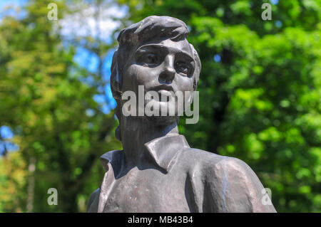 Monumento nel cimitero di Lychakiv un famoso e il cimitero storico di Lviv, Ucraina. Foto Stock