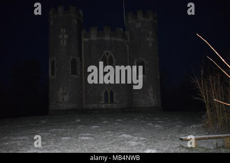 Un mattino nevoso al castello di Baise Foto Stock