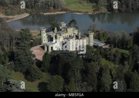 Veduta aerea del castello di Eastnor, vicino al mercato cittadino di Ledbury in Herefordshire. Foto Stock