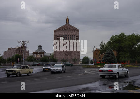 Vagharshapat, Armenia - Settembre 18, 2013: la Chiesa dei Santi Arcangeli in Etchmiadzin (Vagharshapat). Etchmiadzin nella capitale religiosa di Armen Foto Stock