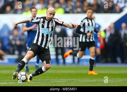 Newcastle United Shelvey Jonjo sul suo modo di scoring lati il suo primo obiettivo della partita durante il match di Premier League al King Power Stadium, Leicester. Foto Stock