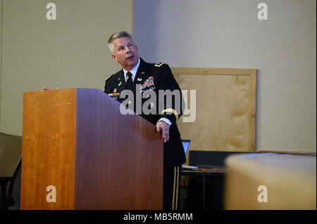 WASHINGTON (feb. 21, 2018) Lt. Gen. Todd Semonite, capo degli ingegneri e comandante generale, U. S. Esercito di ingegneri, dà un discorso durante un 2018 ingegneri la celebrazione della Settimana tenutosi presso il Pentagono Biblioteca e Centro Conferenze. Foto Stock